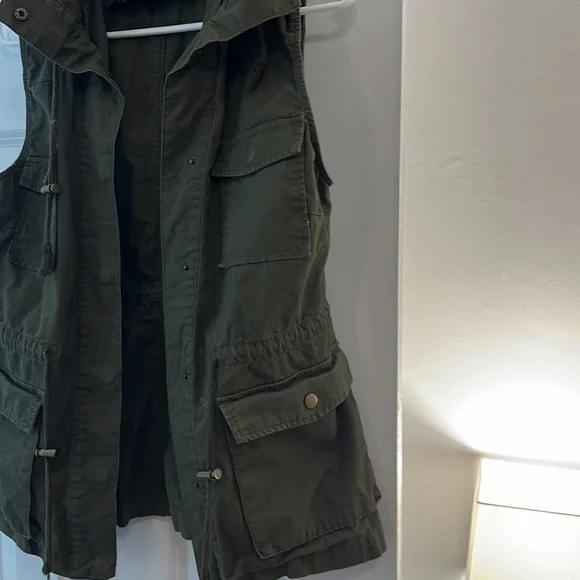 Love Tree Casual Vest - Picture 2 of 6